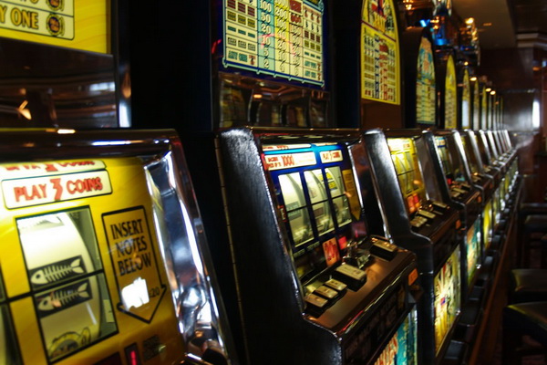 Игровые автоматы - казино или интернет? Определяемся!